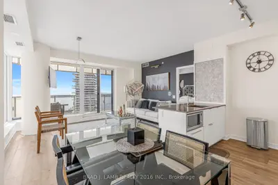 28 Freeland Street 2609, Toronto C08, On M5e 0e3