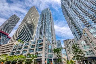 2191 Yonge Street 1708, Toronto C10, On M4s 3h8