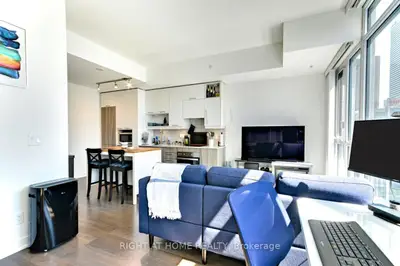 199 Richmond Street W 2405, Toronto C01, On M5v 0h4