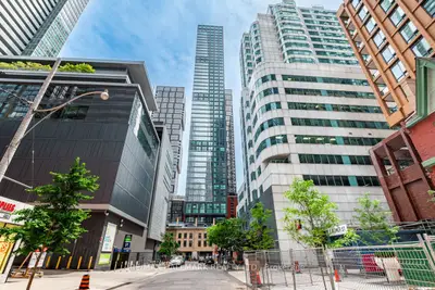 327 King Street W 2906, Toronto C01, On M5v 0w7
