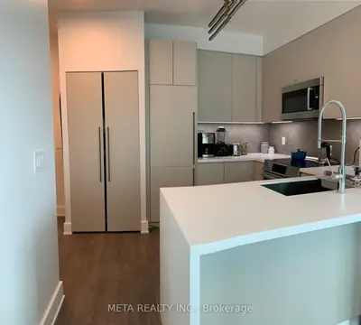 16 Yonge Street 3401, Toronto C01, On M5e 2a1