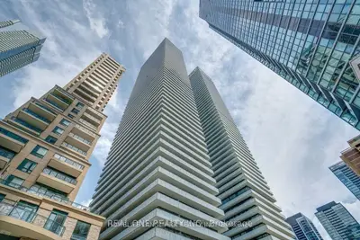 42 Charles Street E 2705, Toronto C08, On M4y 1t4