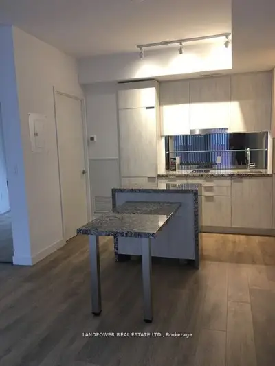 215 Queen Street W 1115, Toronto C01, On M5v 0p5
