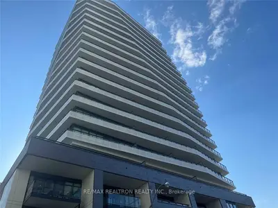 11 Lillian Street 202, Toronto C10, On M4s 2h7