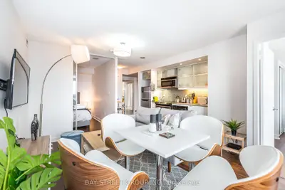25 Telegram Mews 3811, Toronto C01, On M5v 3z1
