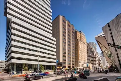 200 Bloor Street W 2004, Toronto C02, On M5s 1t8
