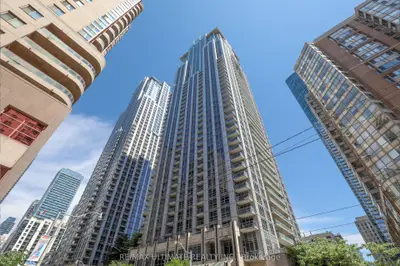 761 Bay Street 1602, Toronto C01, On M5g 2r2