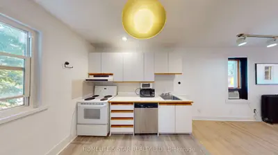 642 Dovercourt Road 2, Toronto C01, On M6h 2w6