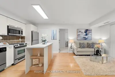 21 Carlton Street 1201, Toronto C08, On M5b 1l3
