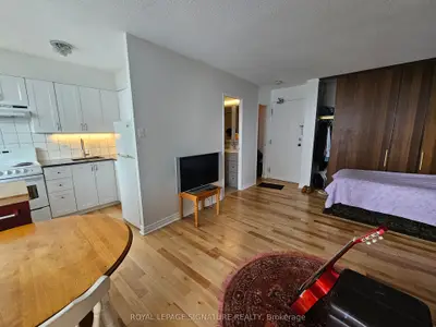 720 Spadina Avenue 805, Toronto C01, On M5s 2t9