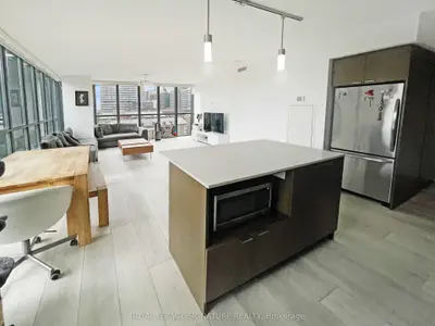 110 Charles Street E 1103, Toronto C08, On M4y 1t5