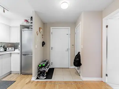 111 Elizabeth Street 619, Toronto C01, On M5g 1p7