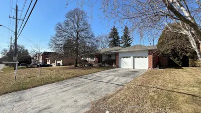 26 Harrison Road, Toronto C12, On M2l 1v4