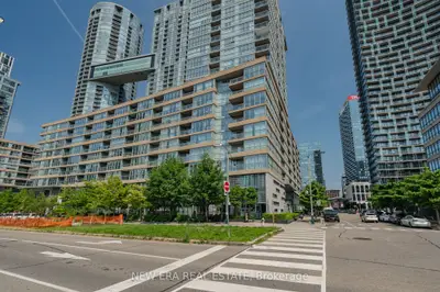 10 Capreol Court 748, Toronto C01, On M5v 4b1