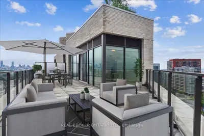 Condo Apartment in Toronto