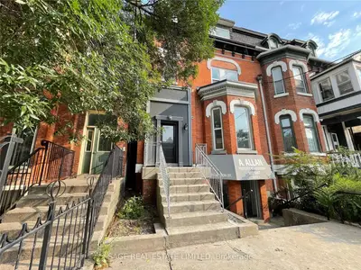 210 Carlton Street N 203, Toronto C08, On M5a 2l1