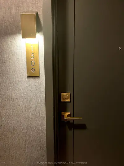 50 Charles Street E 1509, Toronto C08, On M4y 0c3