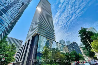 33 Charles Street E 910, Toronto C08, On M4y 0a2