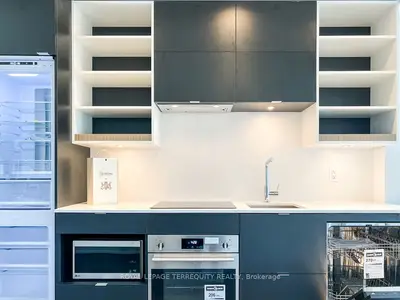 20 Edward Street 1617, Toronto C01, On M5g 0c5