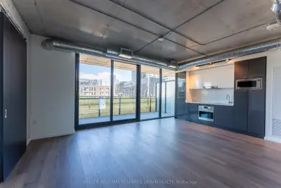 21 Lawren Harris Square 308, Toronto C08, On M5a 0n7