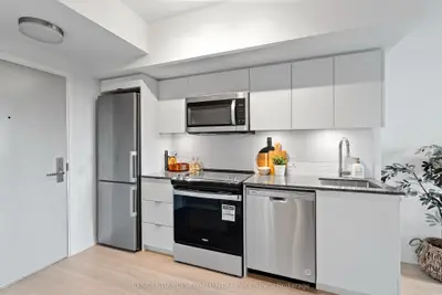 500 Wilson Avenue 413, Toronto C06, On M3h 0e5