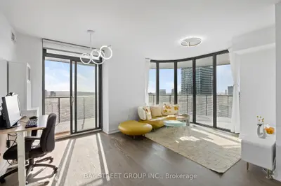11 Wellesley Street W 4202, Toronto C01, On M4y 0g4