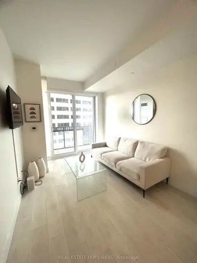 8 Eglinton Avenue E 1503, Toronto C10, On M4p 1a6