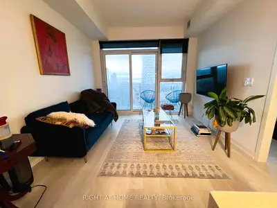 20 Richardson Street 1811, Toronto C08, On M5a 0s6