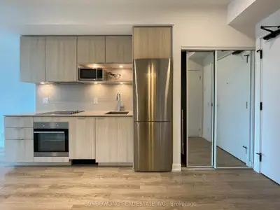 20 Tubman Avenue 811, Toronto C08, On M5a 0m8