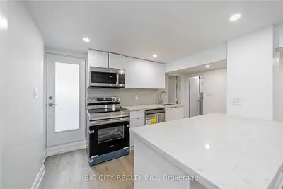 69 Oakwood Avenue B, Toronto C02, On M6h 2v7
