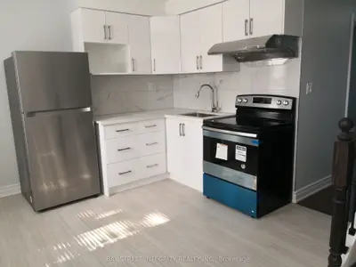 245 Montrose Avenue, Toronto C01, On M6g 3g6