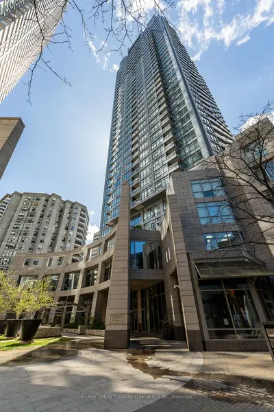2181 Yonge Street 2903, Toronto C10, On M4s 3h7
