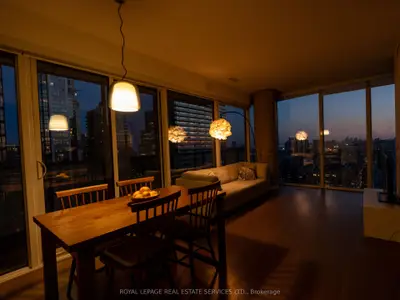 101 Peter Street 2309, Toronto C01, On M5v 0g6