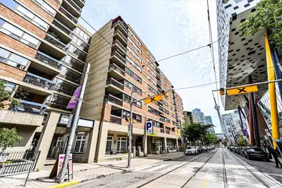 89 Mccaul Street 822, Toronto C01, On M5t 2x3