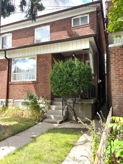 194 Markham Street 2nd Fl, Toronto C01, On M6j 2g6
