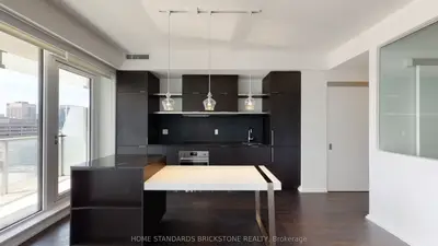 197 Yonge Street 1610, Toronto C08, On M5b 0c1