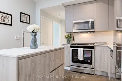2 Church Street 411, Toronto C08, On M5e 0e1