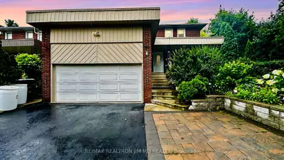 3 Rondeau Drive Bsmt, Toronto C15, On M2h 1r5