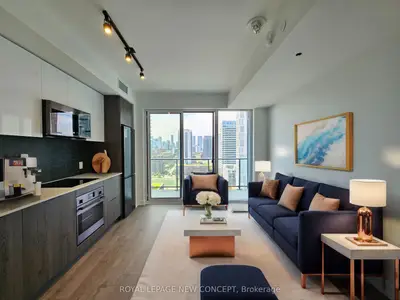 5 Defries Street 1707, Toronto C08, On M5a 0w7