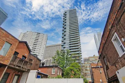 75 St Nicholas Street 2303, Toronto C01, On M4y 0a5