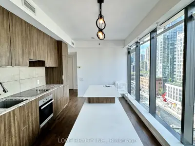 5 St. Joseph Street 1002, Toronto C01, On M4y 0b6