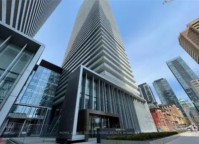 50 Charles Street E 2404, Toronto C08, On M4y 0c3