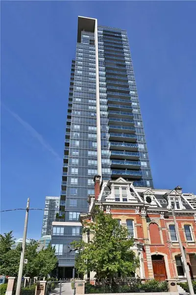 28 Linden Street 1305, Toronto C08, On M4y 0a4