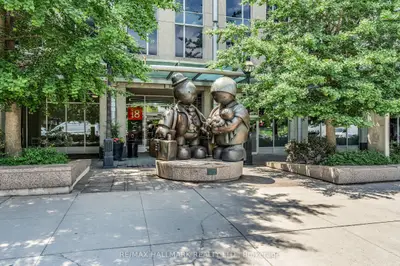 18 Yonge Street 1214, Toronto C01, On M5e 1z8