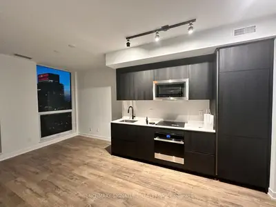 327 King Street W 2605, Toronto C01, On M5v 0w7