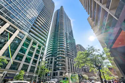 21 Carlton Street 1006, Toronto C08, On M5b 1l3