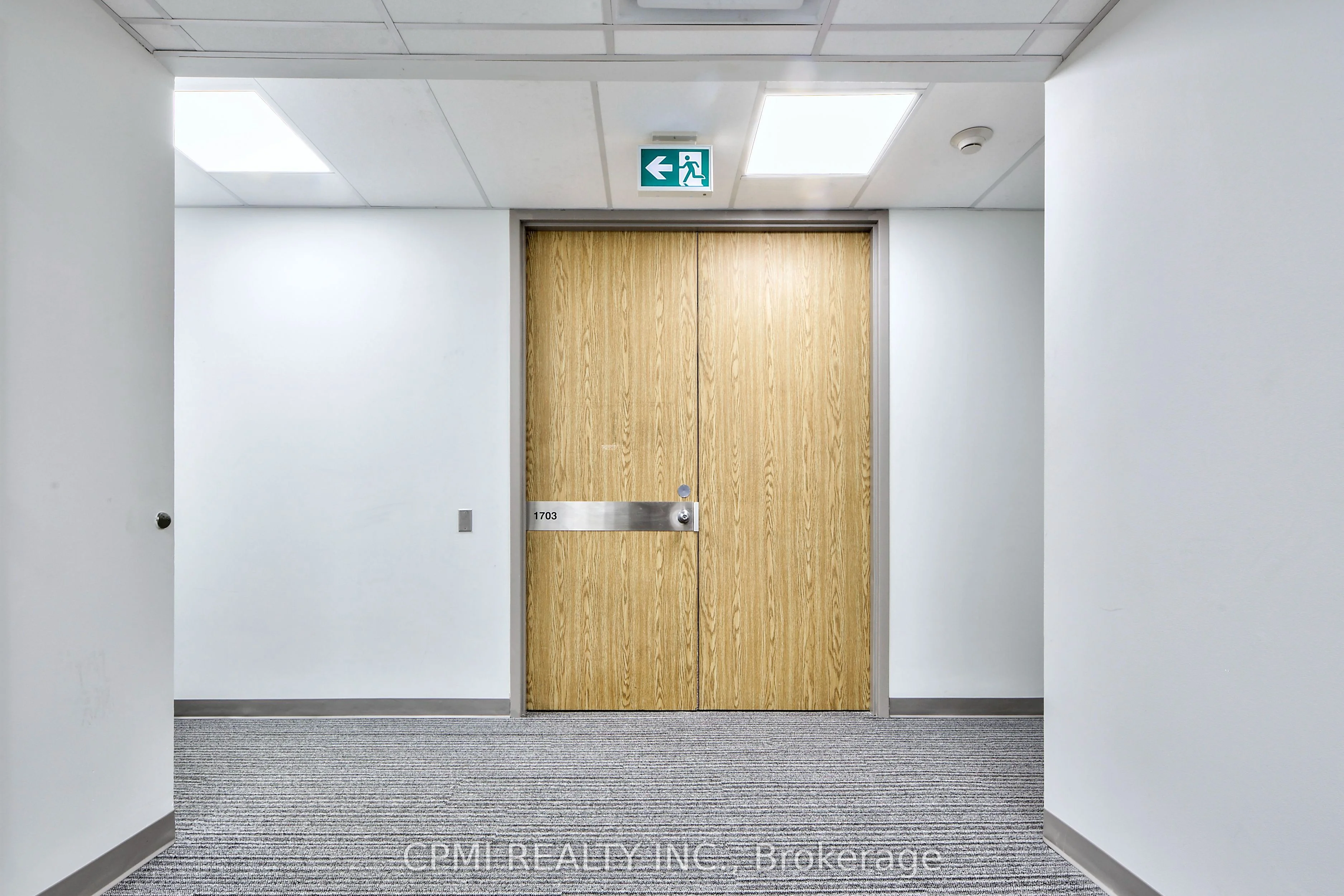 180 Dundas Street 1703, Toronto C01, ON M5G 1Z8