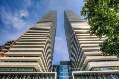 50 Charles Street E 4304, Toronto C08, On M4y 0c3