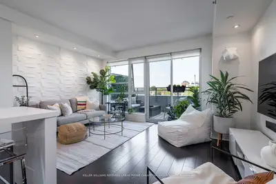 156 Portland Street 408, Toronto C01, On M5v 0g1