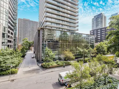35 Hayden Street 318, Toronto C08, On M4y 3c3